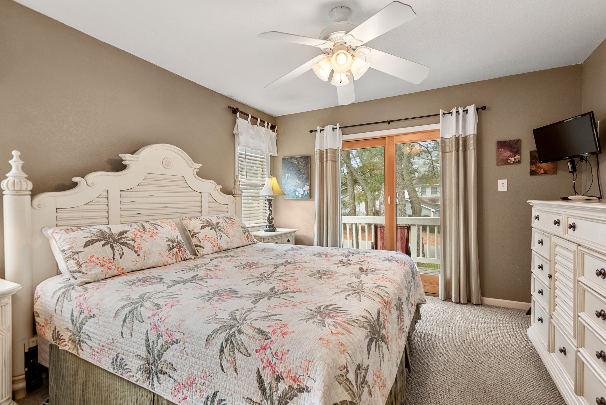 CL572: Endless Sunsets in Corolla Light l Mid Level Bedroom 4