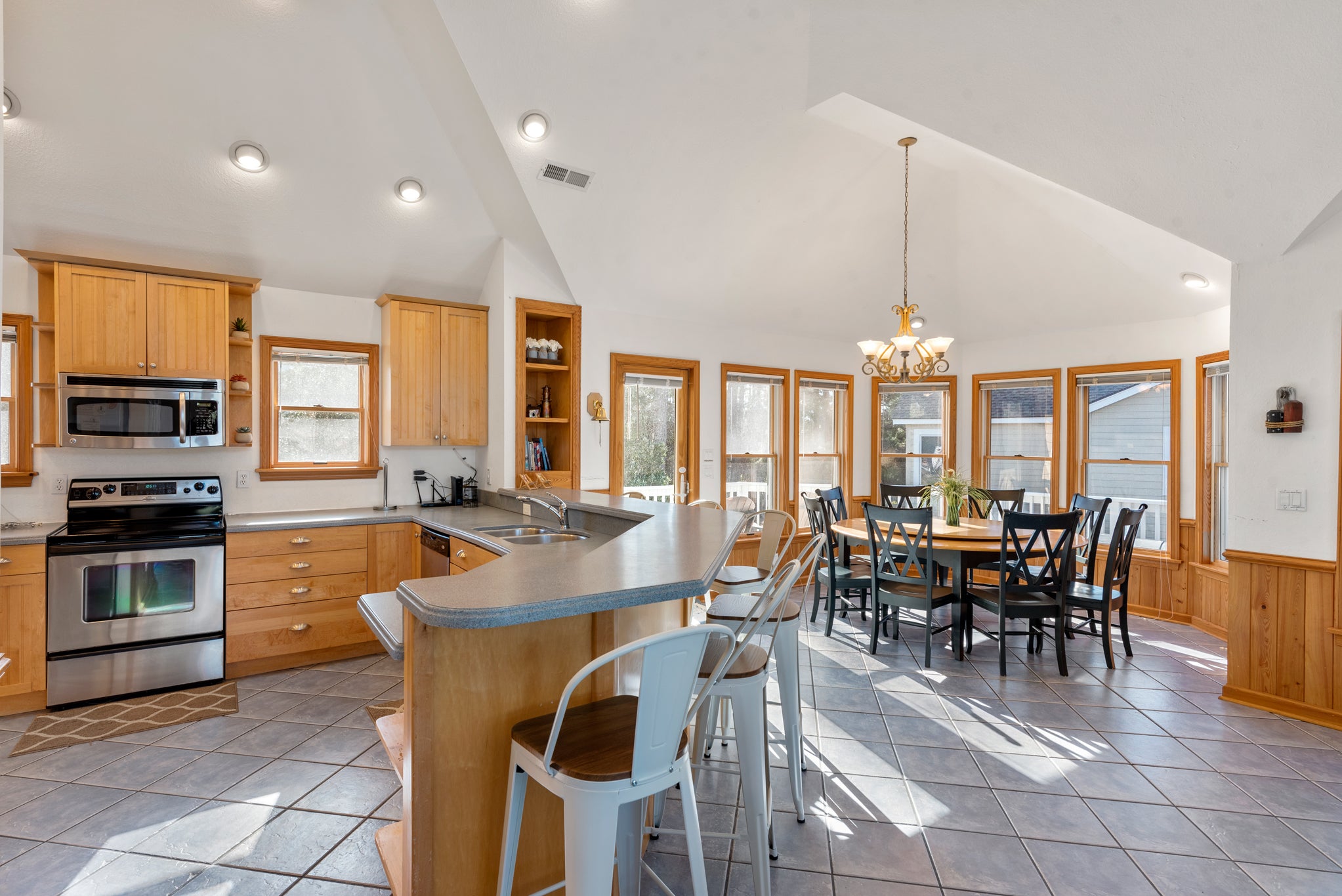 CL328: Irish Tides | Top Level Dining Area and Kitchen