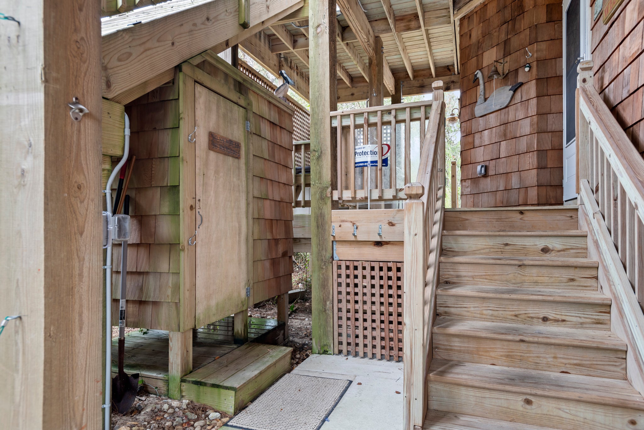 JR1818: Pookie's Cottage l Enclosed Outside Shower