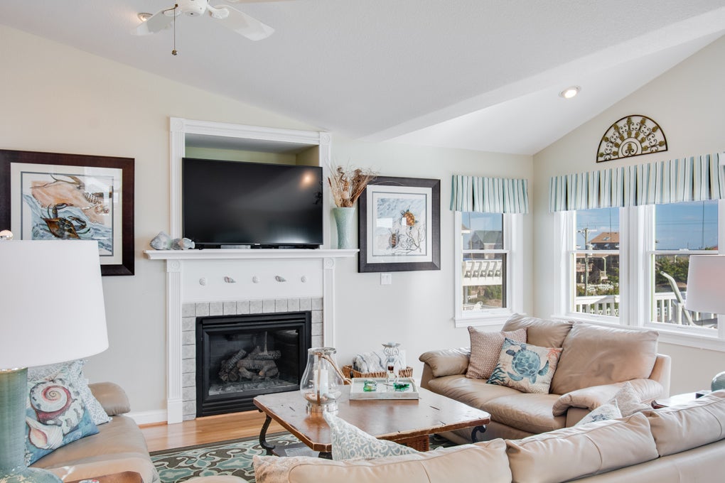 JR248:  Sea & Sons | Top Level Living Room - Fireplace Not Available for Guest Use