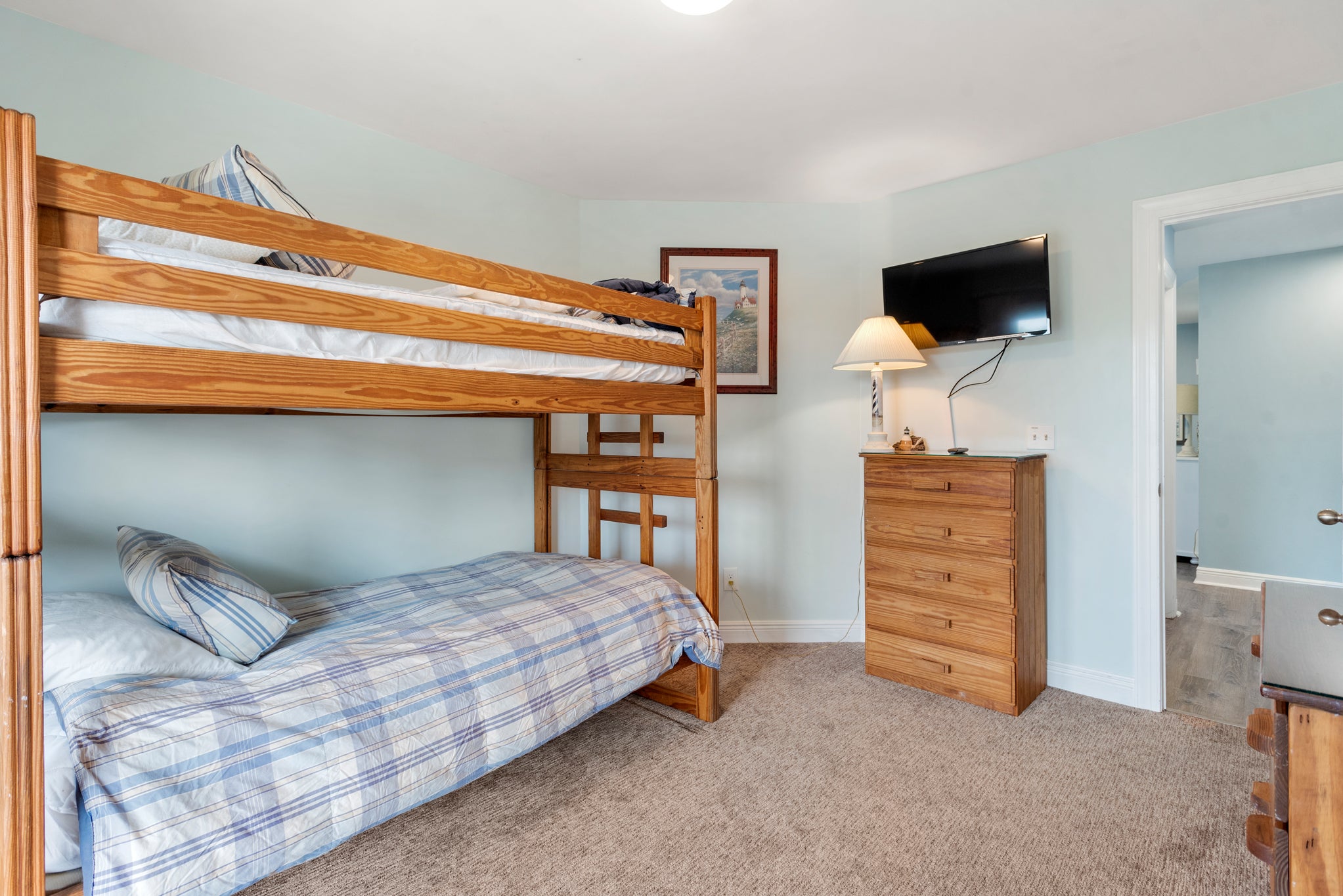 SP2A: Somerset's Lighthouse l Mid Level Bedroom 1