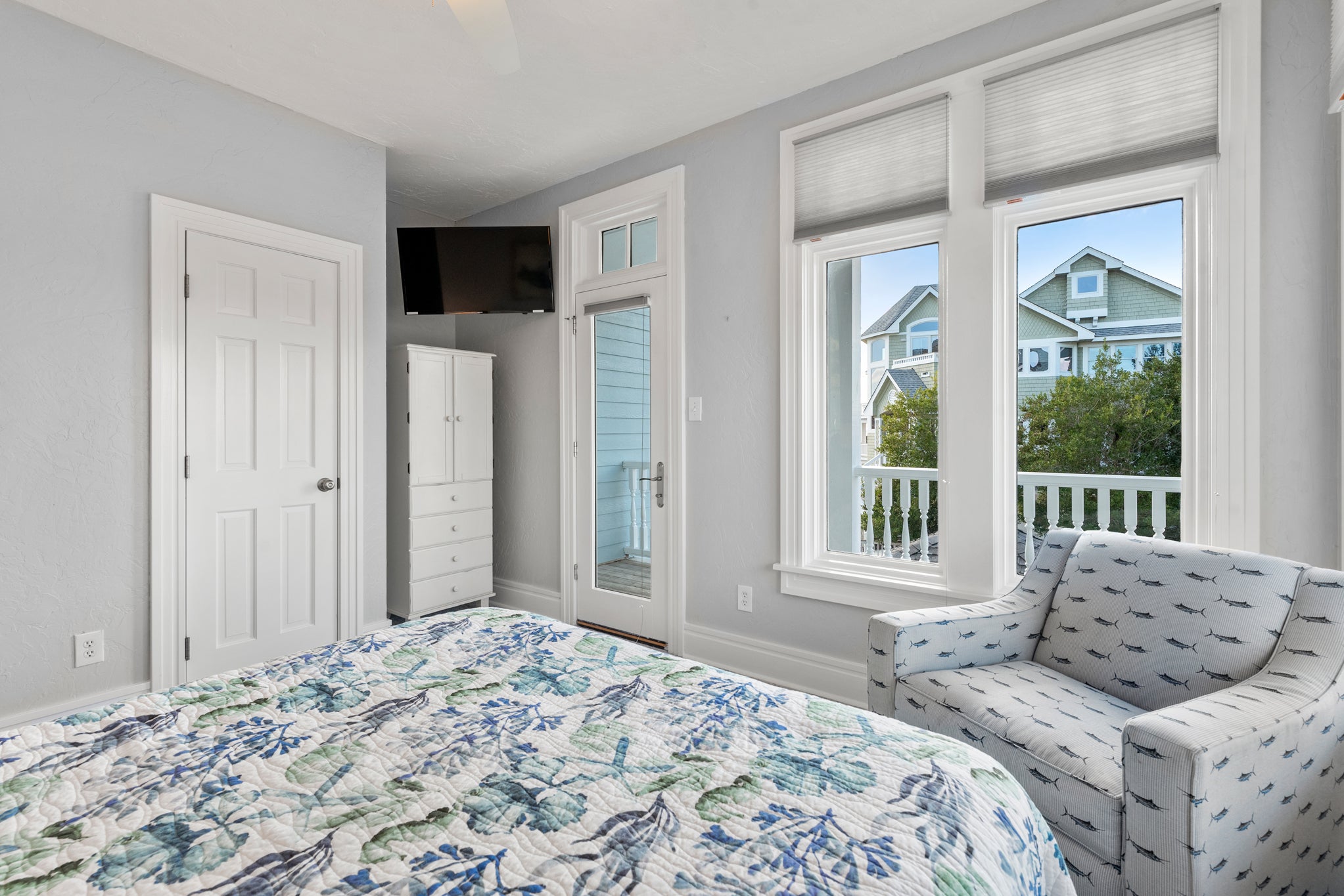 CC198: Sunshine & Water Views - Best in the Outer Banks! | Mid Level Bedroom 4