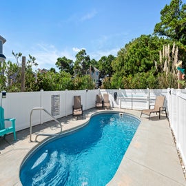 M939: Abby Gale l Private Pool Area