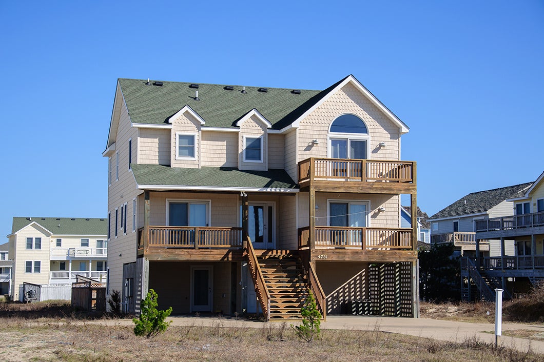 JR50: 400 Feet To The Beach | Front Exterior