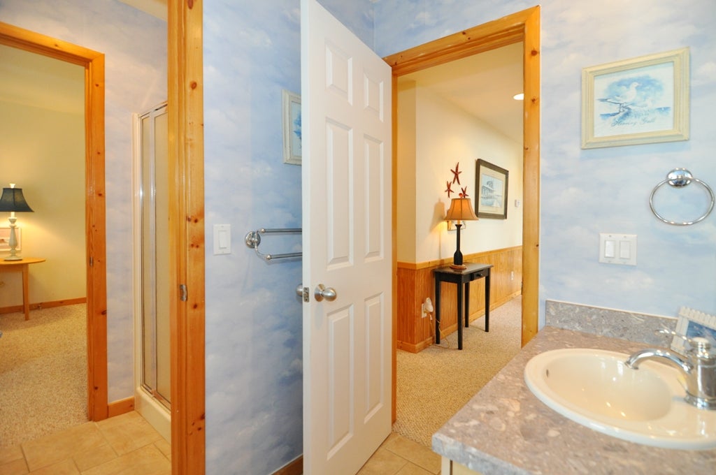 JR369: Point Of Views NC | Bedroom 2 Shared Bath