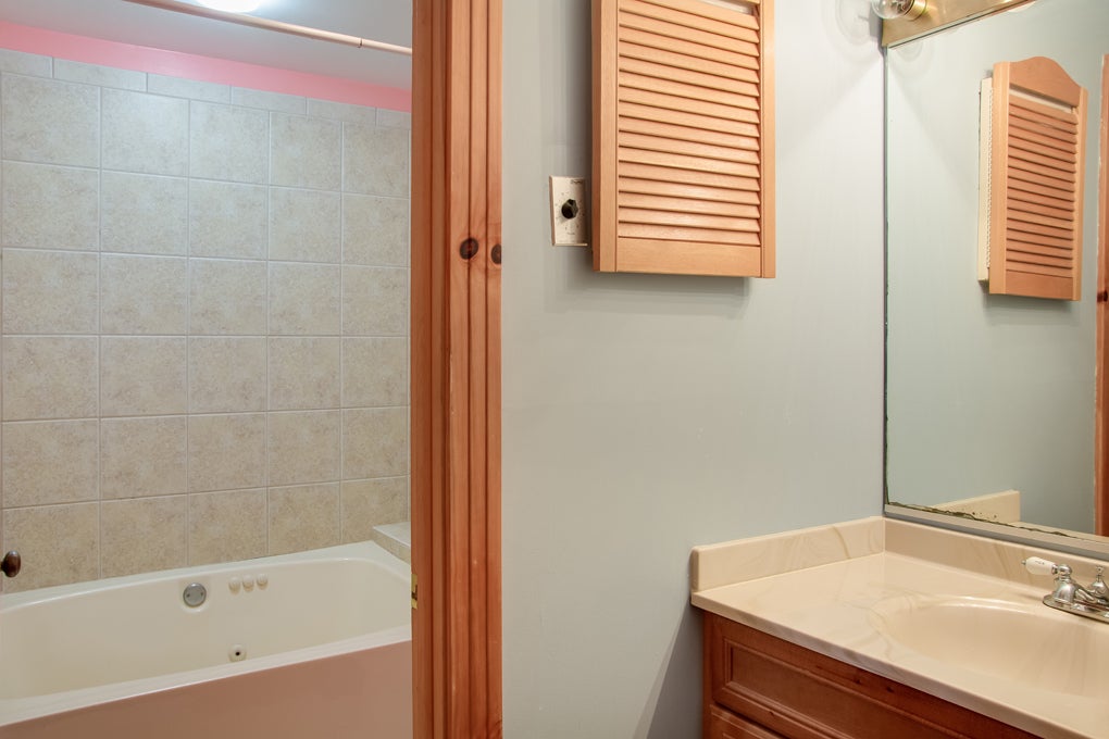 ACF: My Kind of Townhome | Mid Level Bedroom 1 Private Bath