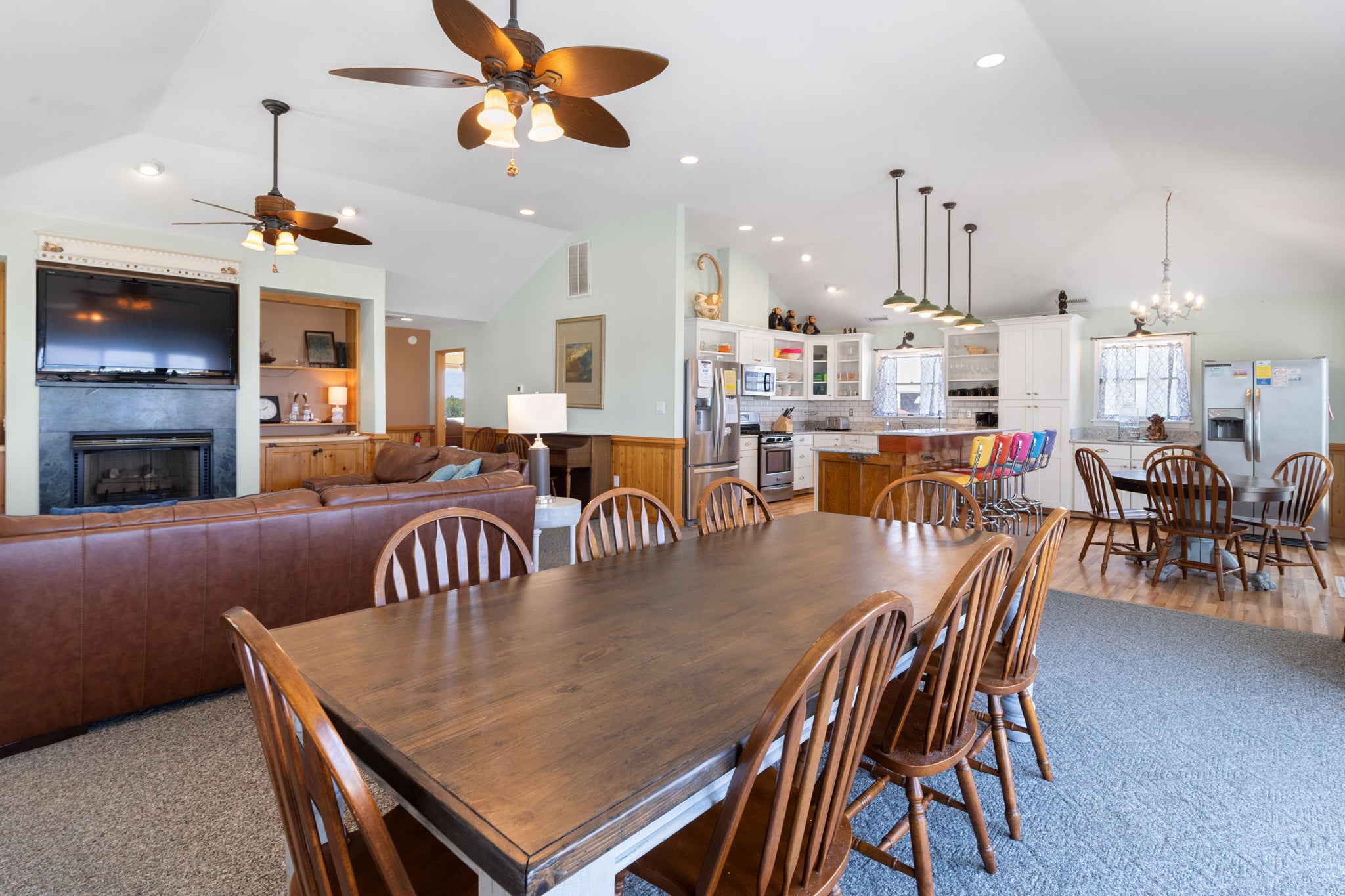 SN0213: Surf Monkey | Top Level Dining Area