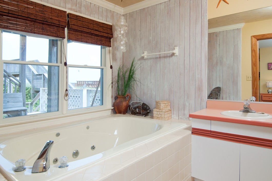 SP1B: Sister Seas | Mid Level Bedroom 2 Private Bath