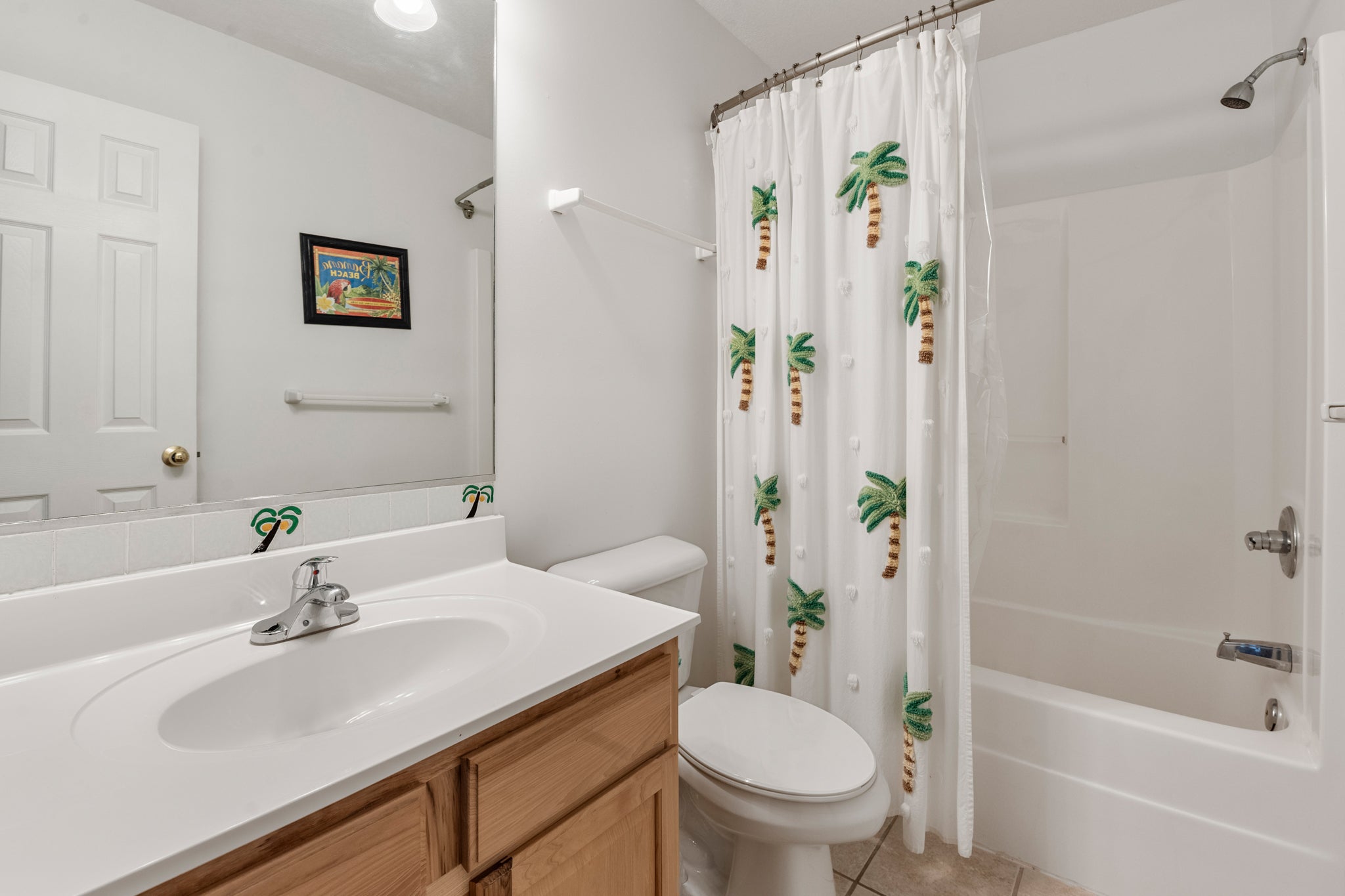 CL572: Endless Sunsets in Corolla Light l Mid Level Hall Bath