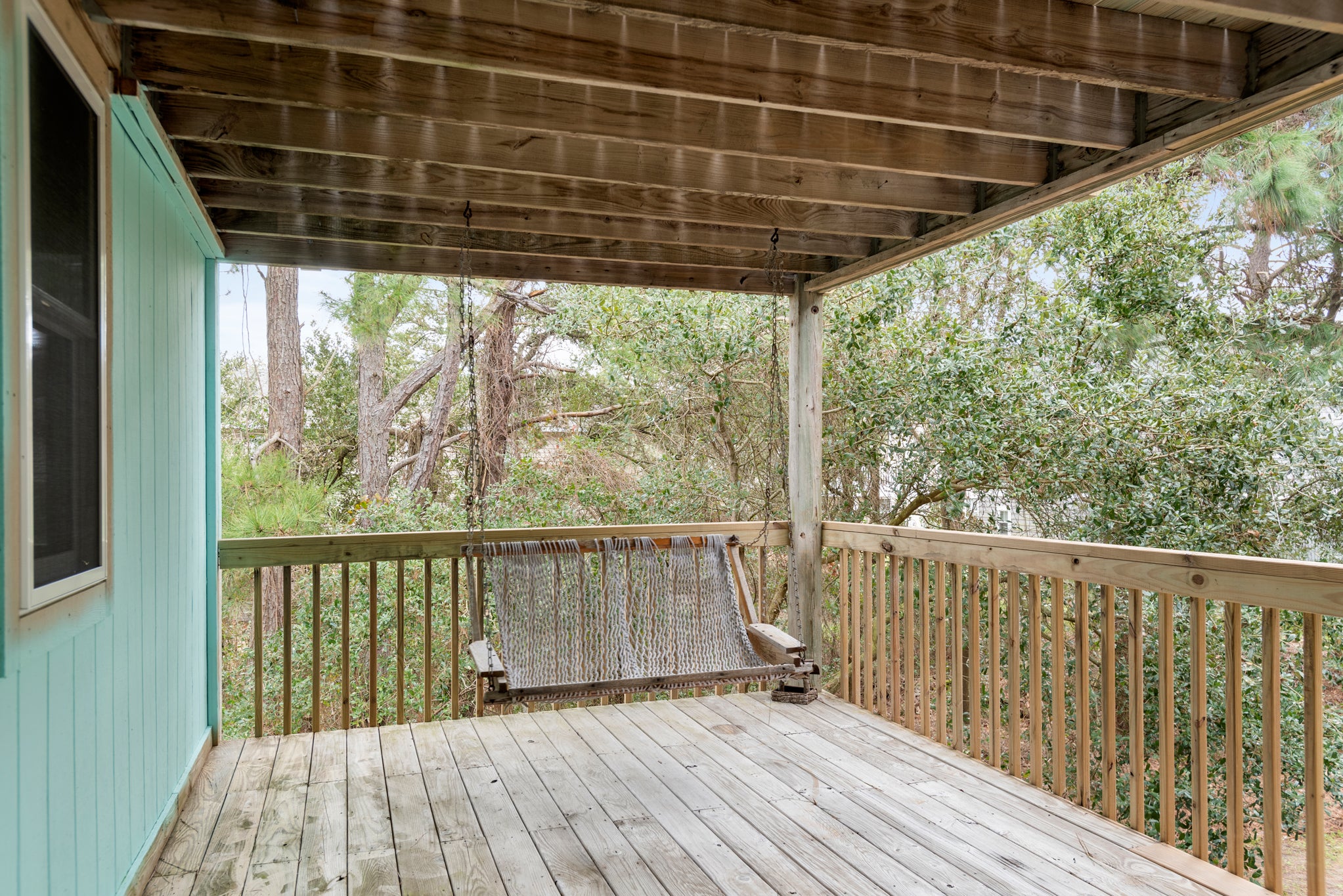 KDN9737: Quiet Time | Covered Deck