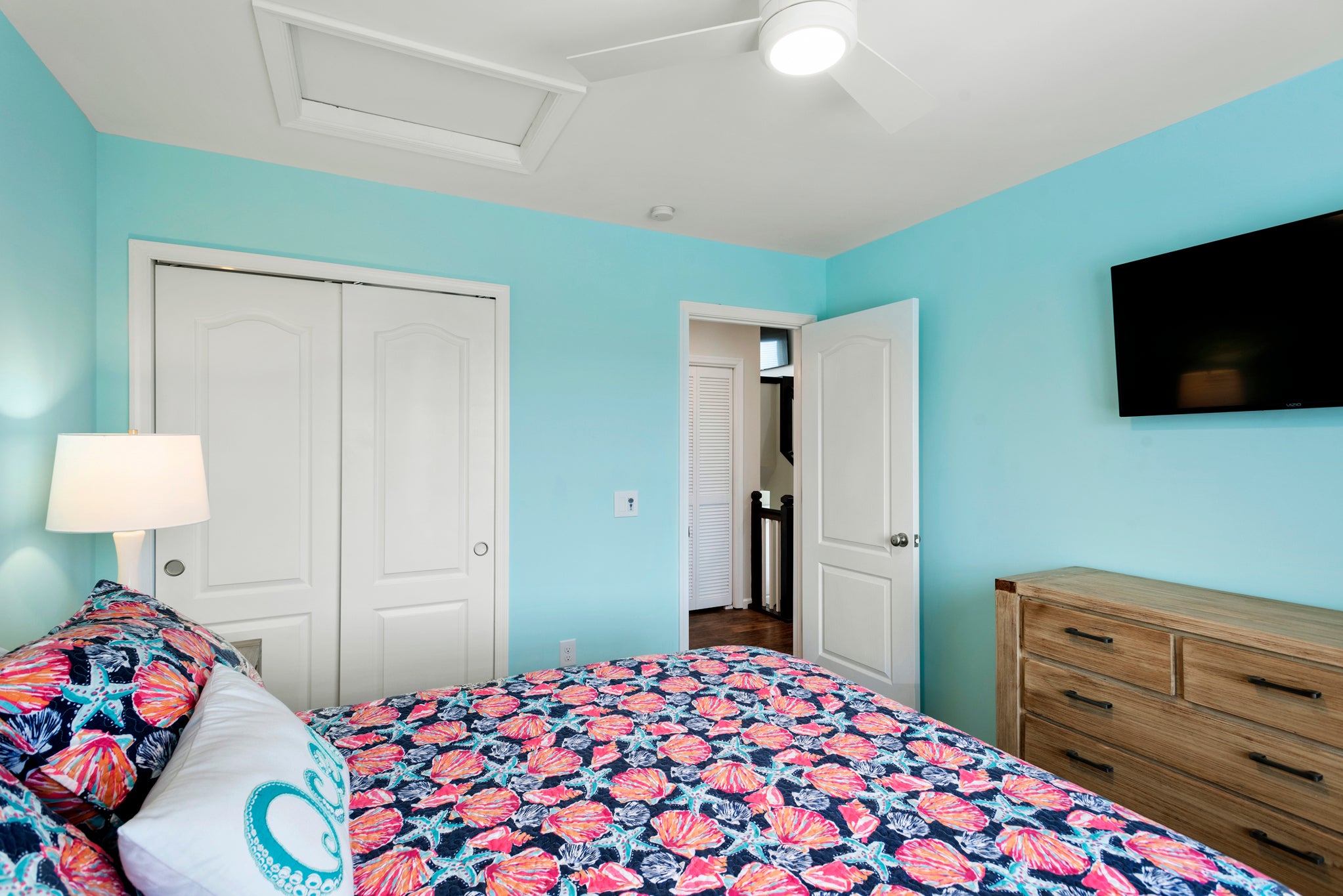 L32: Cloudless Day | Mid Level Bedroom 2