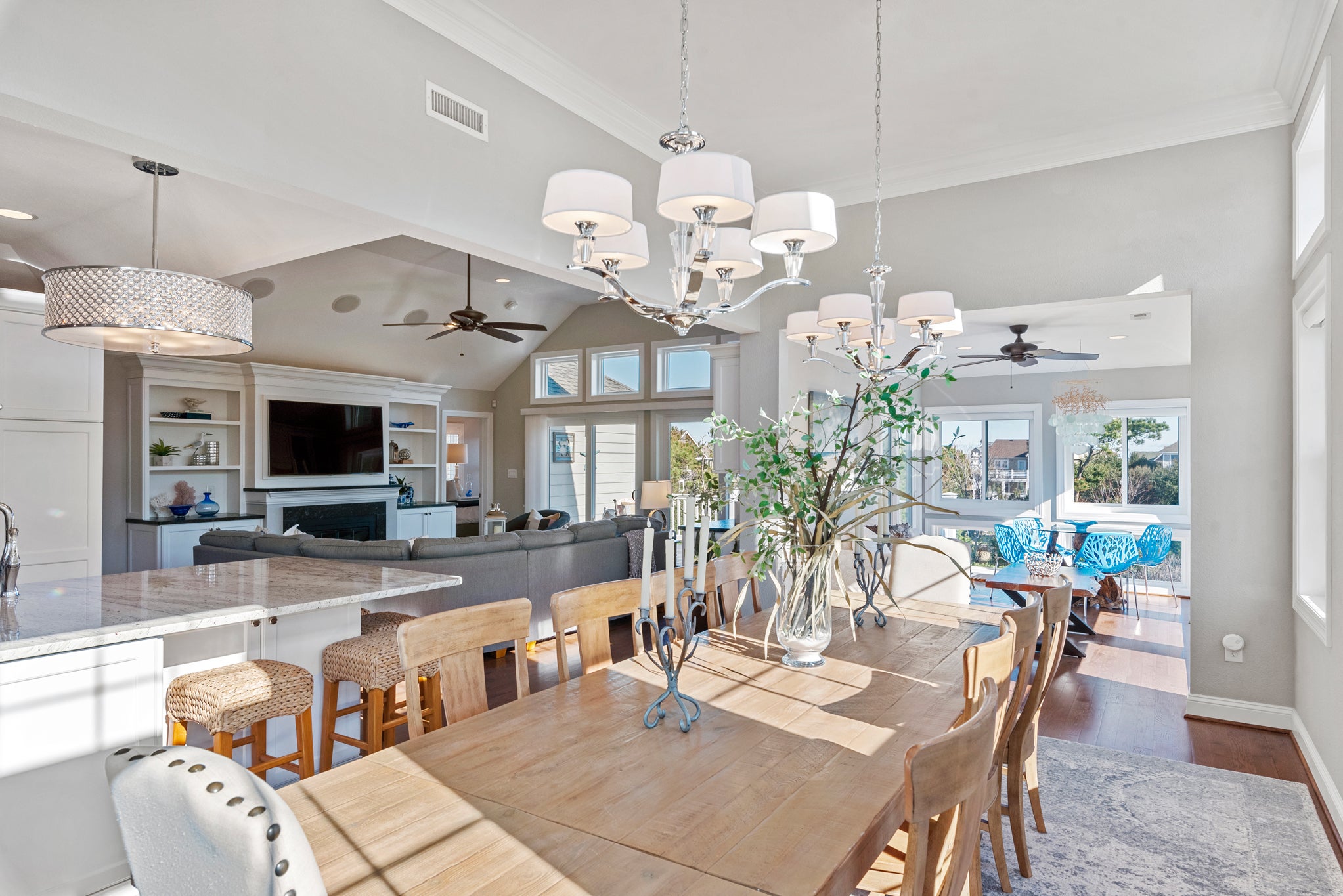 JR4223: Beach Haven | Top Level Dining Area