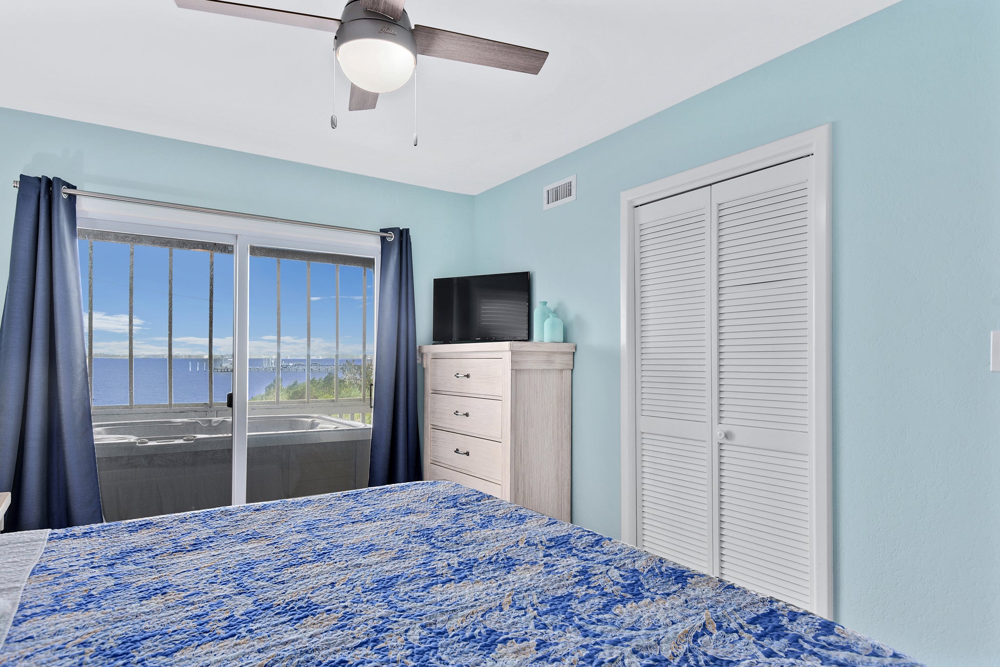 KDN9700: That's What Sea Said l Mid Level Bedroom 2