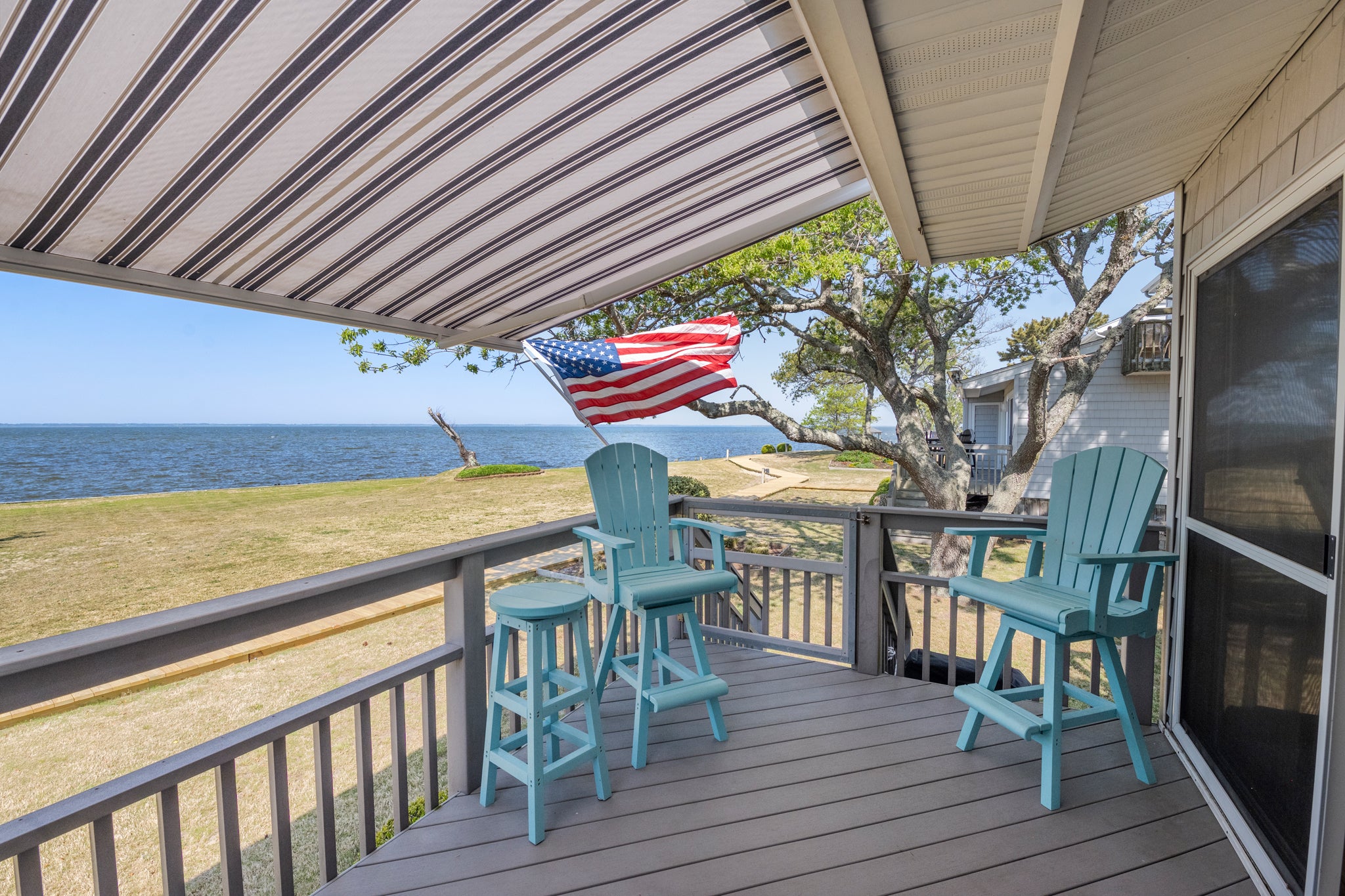 DU601: Money In The Banks | Bottom Level Soundfront Deck w/ Awning
