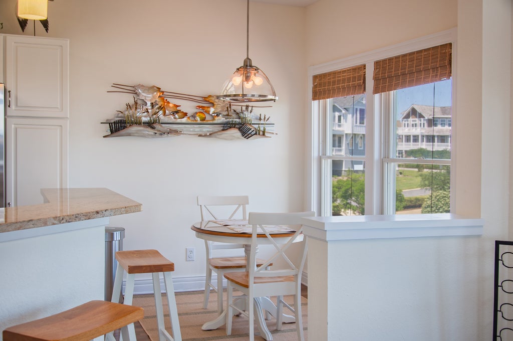 WR4O: A Pointe Of View | Breakfast Nook