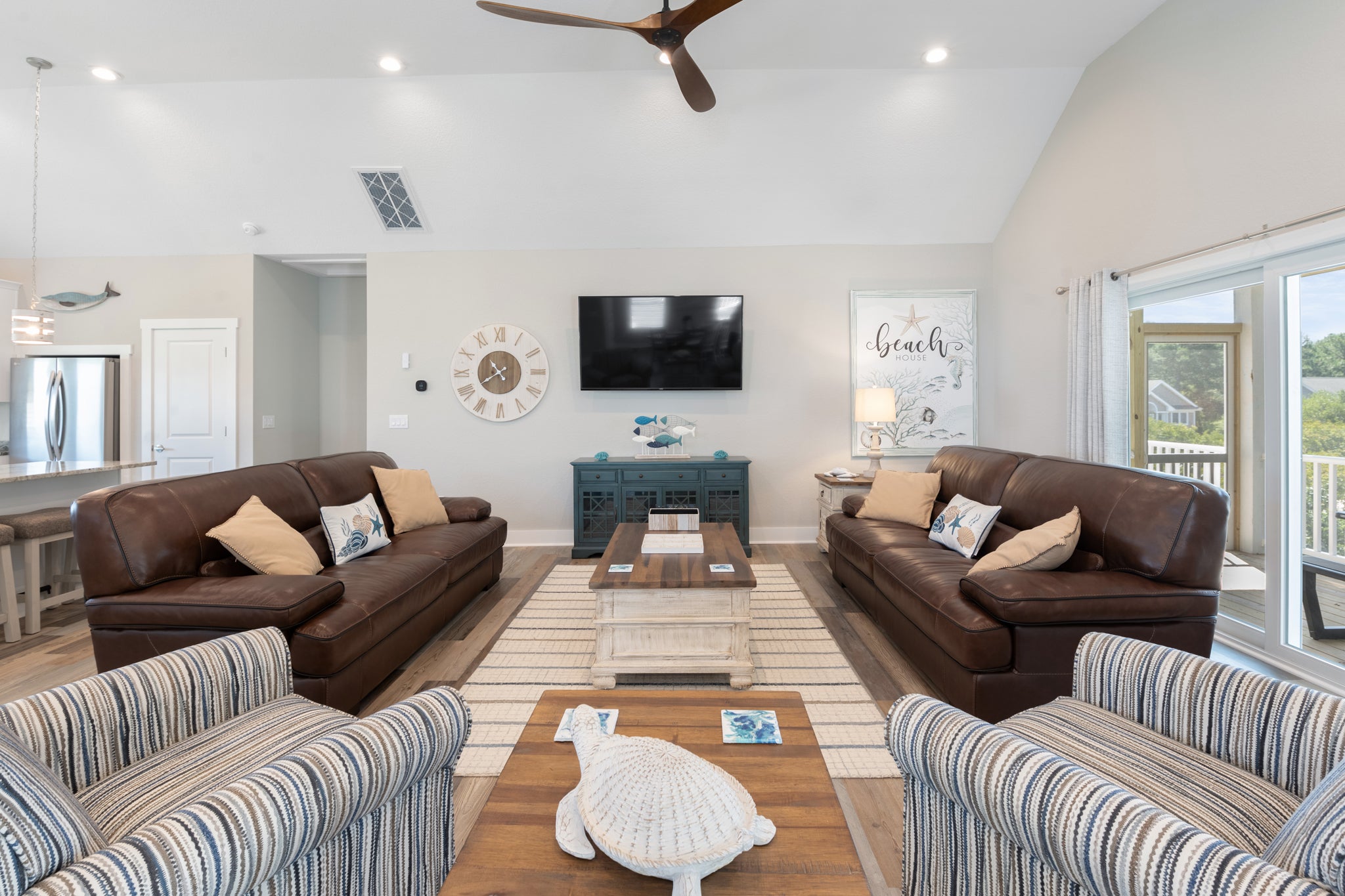 CL592: Three Stooges | Top Level Living Area