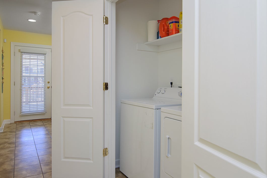 JR126: Dune Our Thing | Mid Level Laundry Area