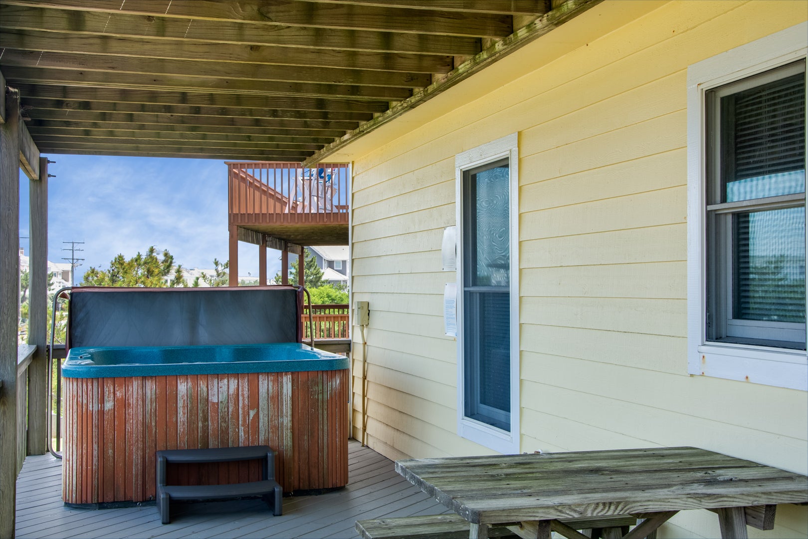 DR35: Innisfree By The See | Mid Level  Deck with Hot Tub