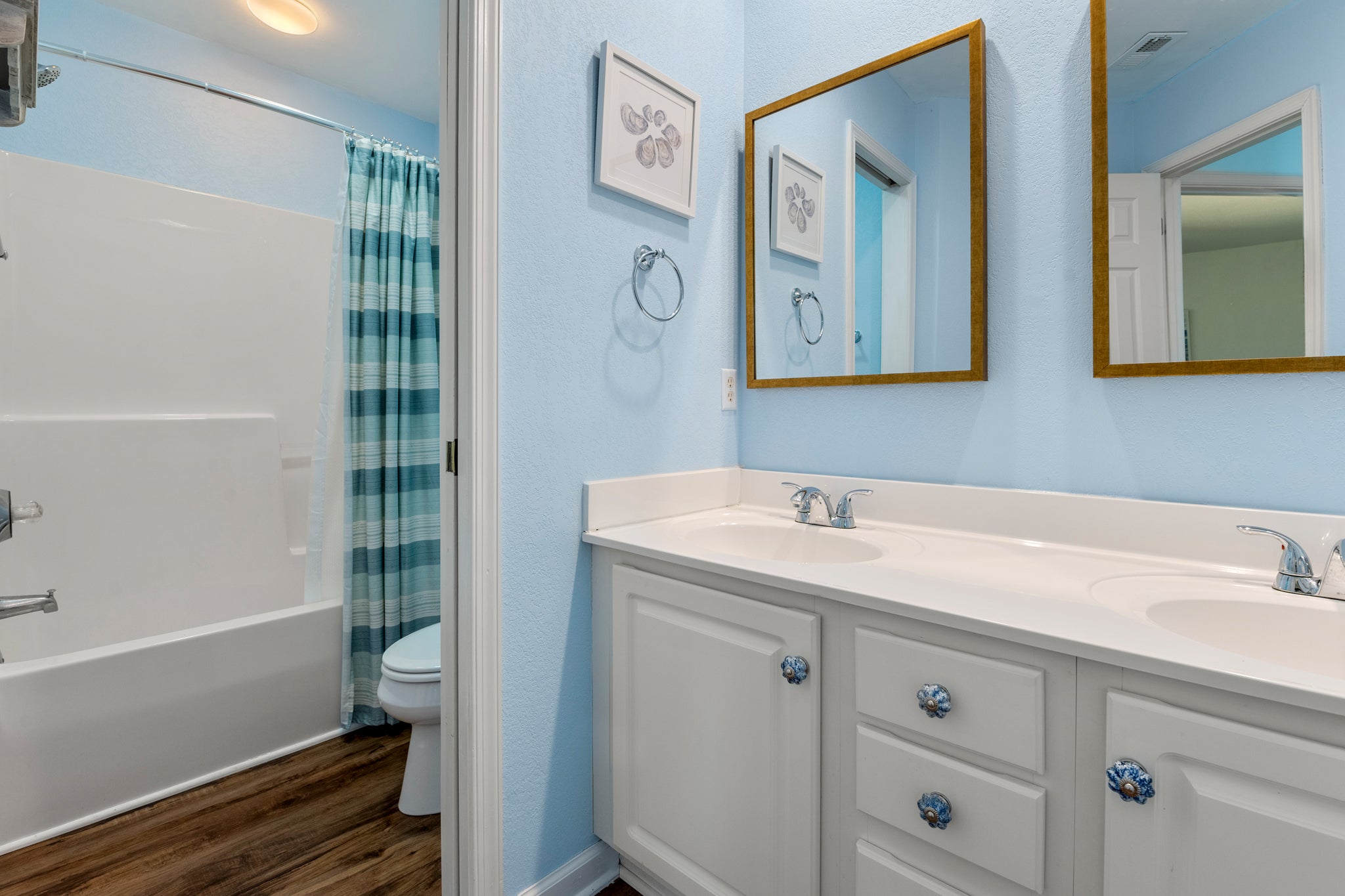 MB42: Once Upon A Tide | Top Level Hall Bath