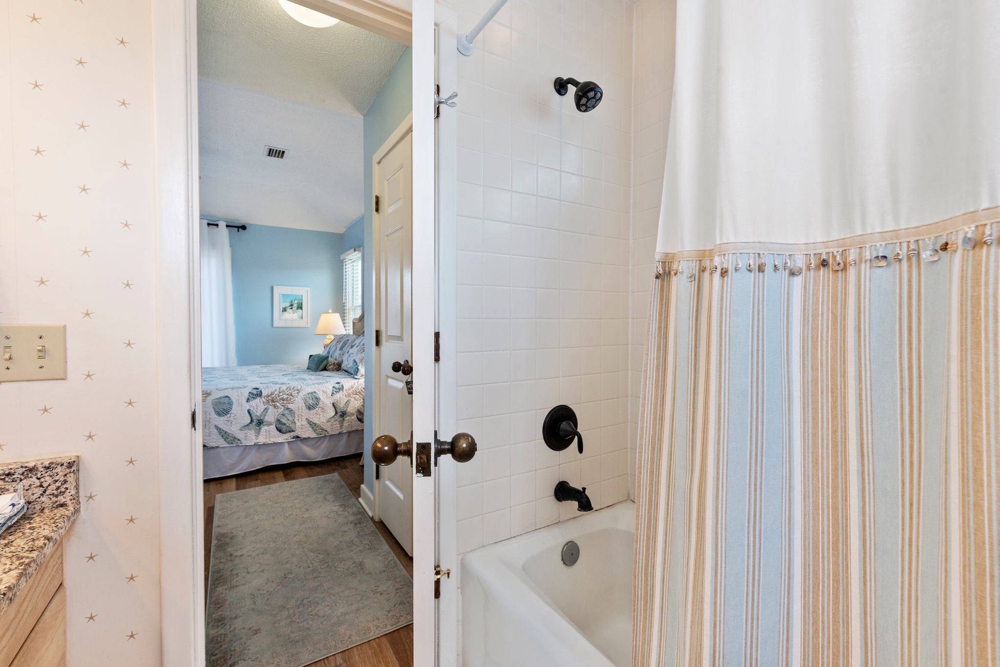 ML23: Sanderling IV | Mid Level Bedroom 3 Private Bath