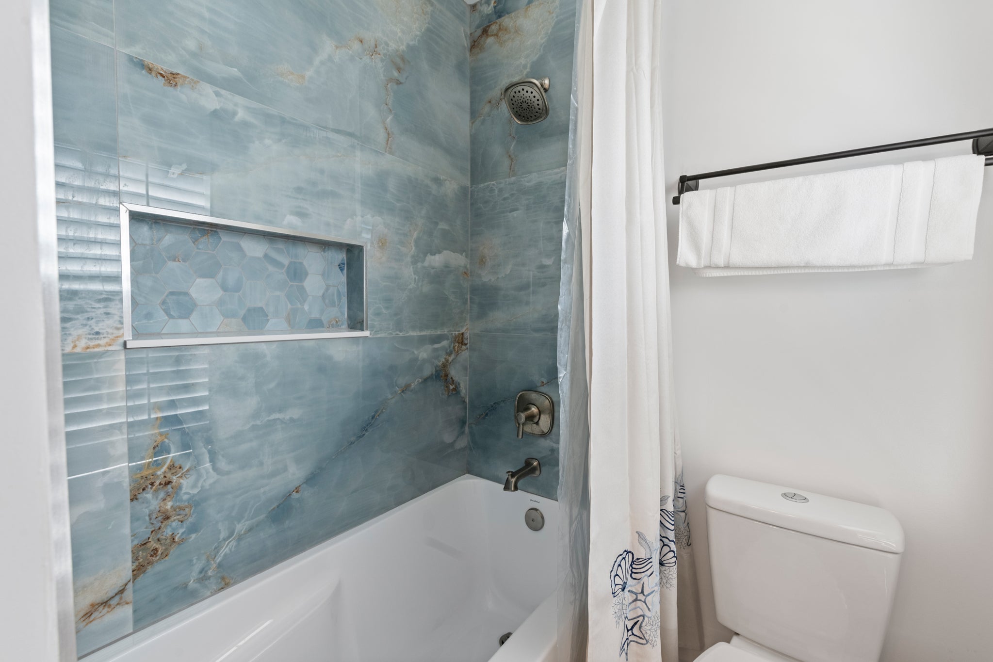 DU126: Oceanfront Oasis | Mid Level Bedroom 1 Private Bath