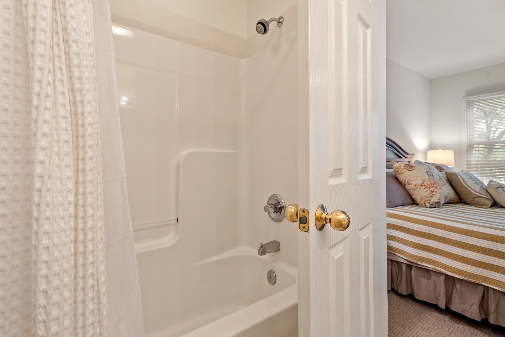 VOH11: Hidden Gem | Mid Level Bedroom 5 Private Bath
