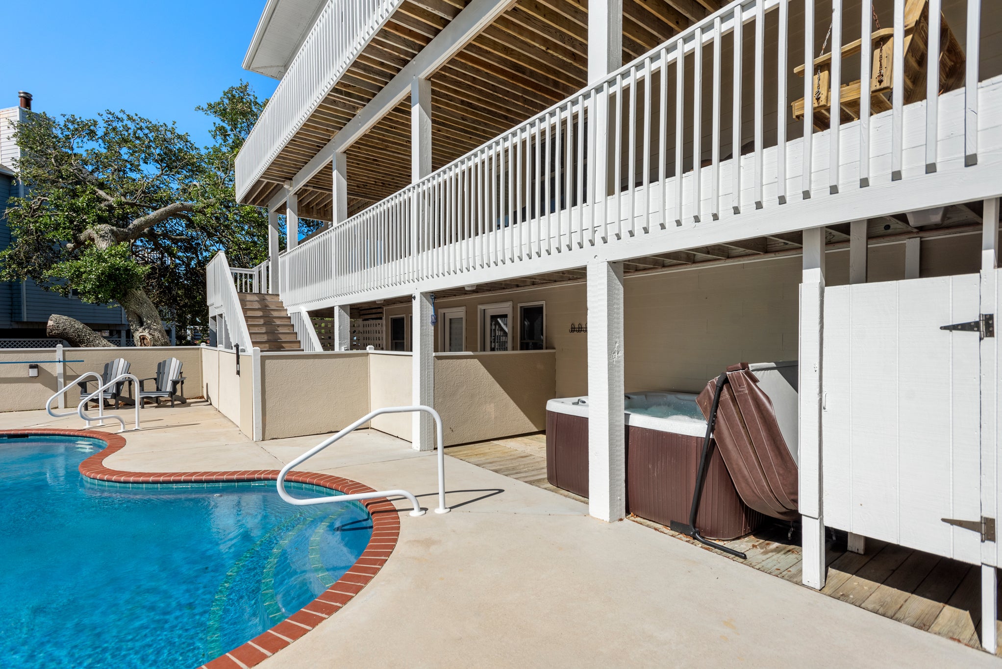 DU807: Z's By The Sea | Pool Area w/ Hot Tub & Outside Shower