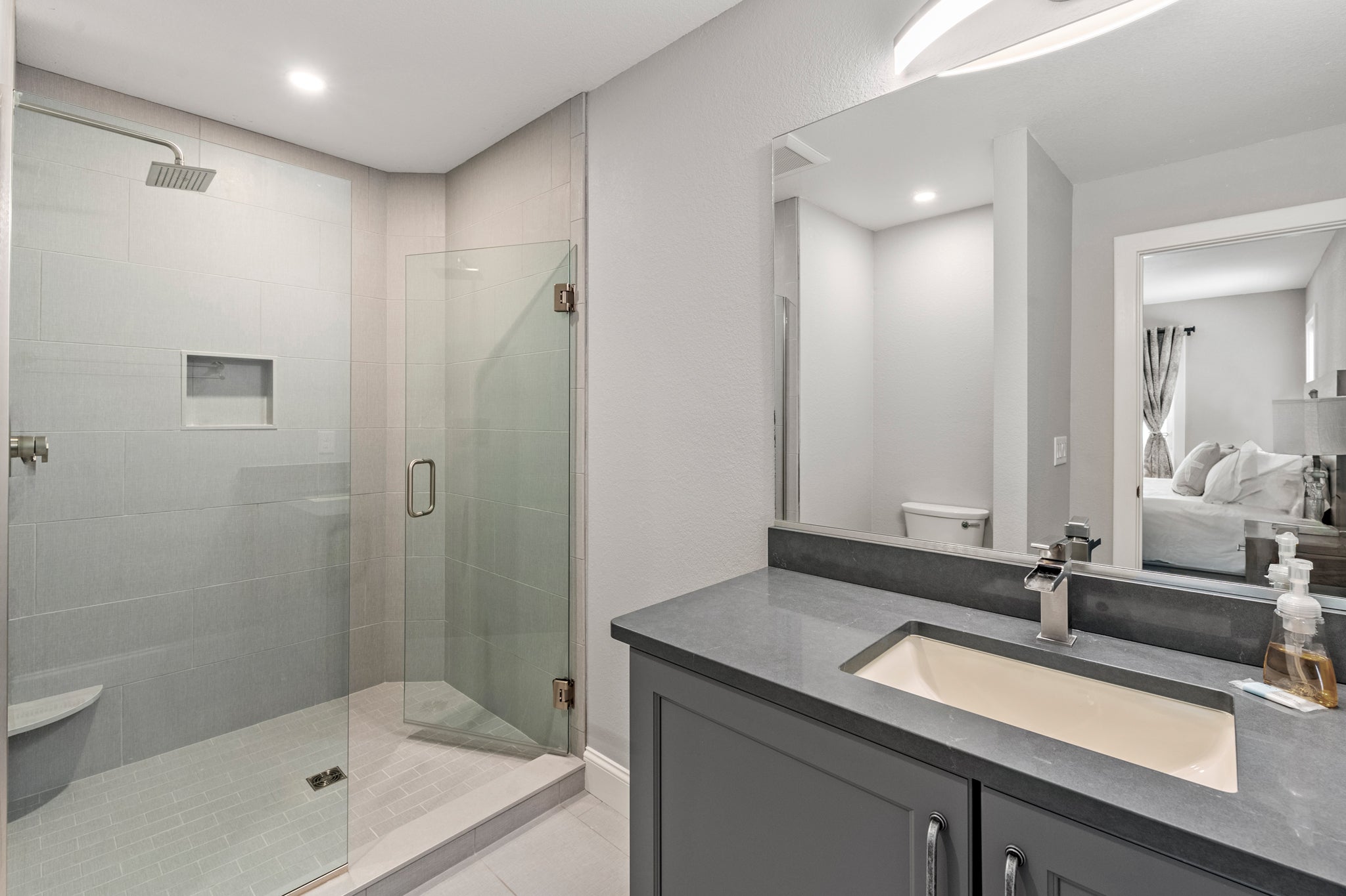 CL586: Modern Sound | Mid Level Bedroom 3 Private Bath