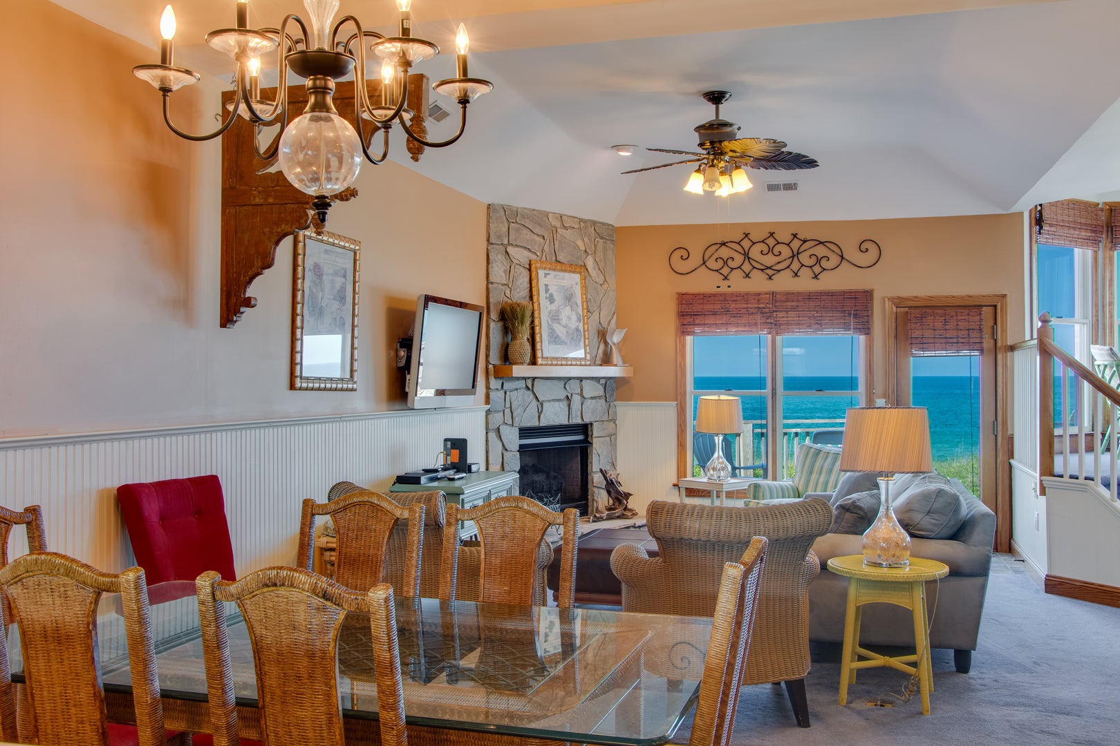 SP1B:  Sister Seas | Top Level Dining to Living Area