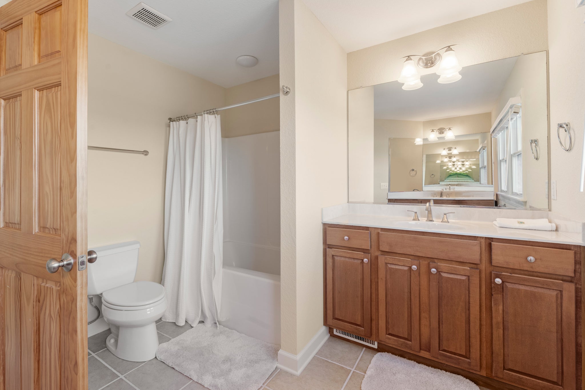 CLP112D: Bay Dream Believer | Mid Level Bedroom 1 Private Bath
