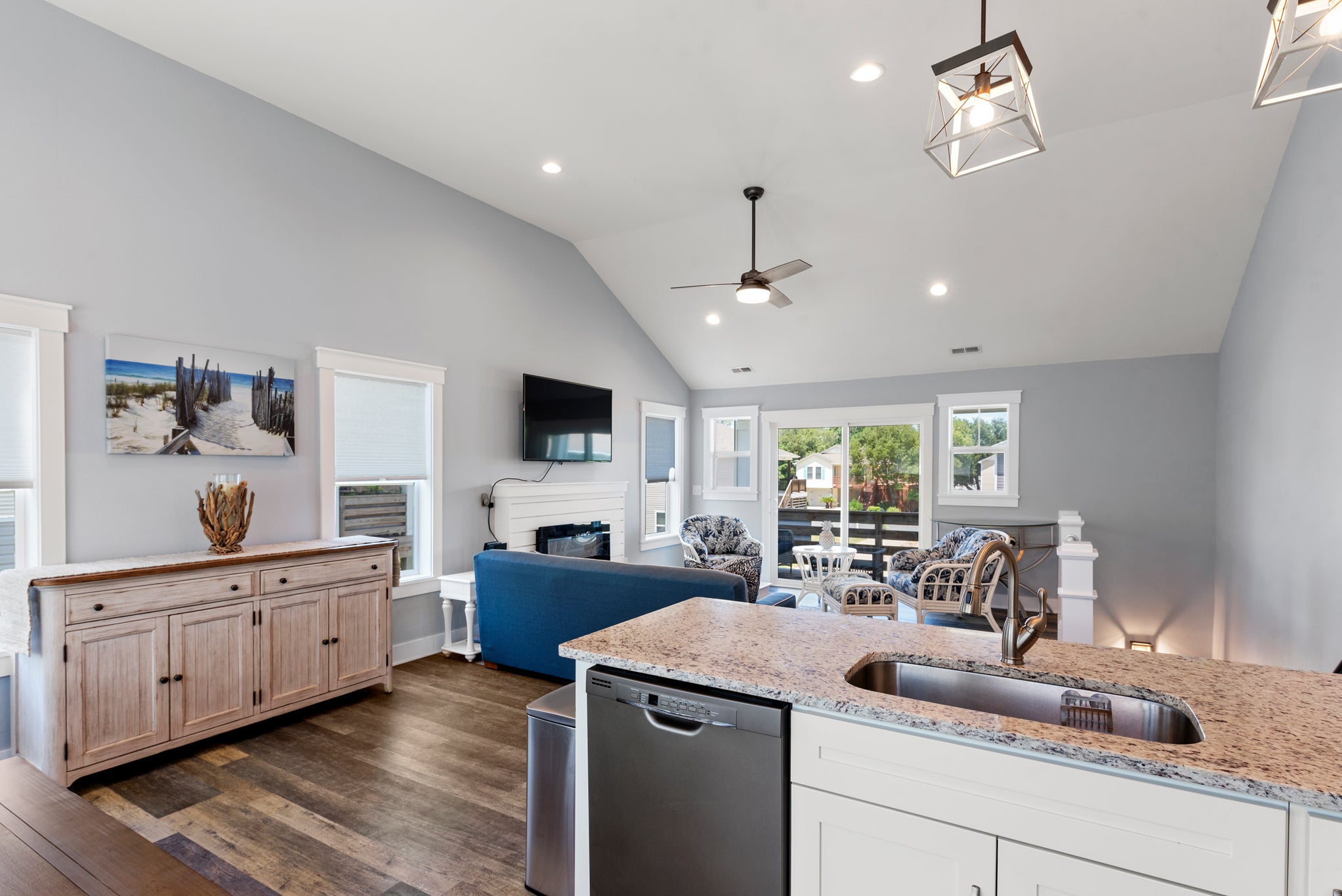 KDN9719: Barefoot By the Bay | Top Level Kitchen