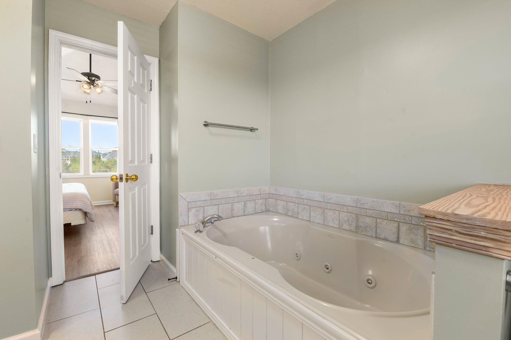 WH642: Salty Horse | Top Level Bedroom 6 Private Bath