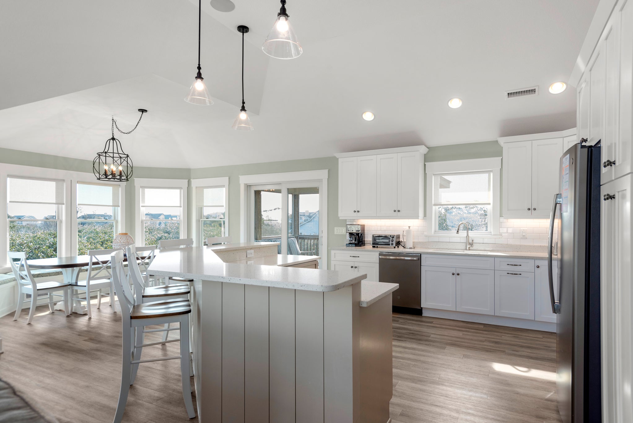 DU904: Sandy Duck | Top Level Kitchen and Dining Area