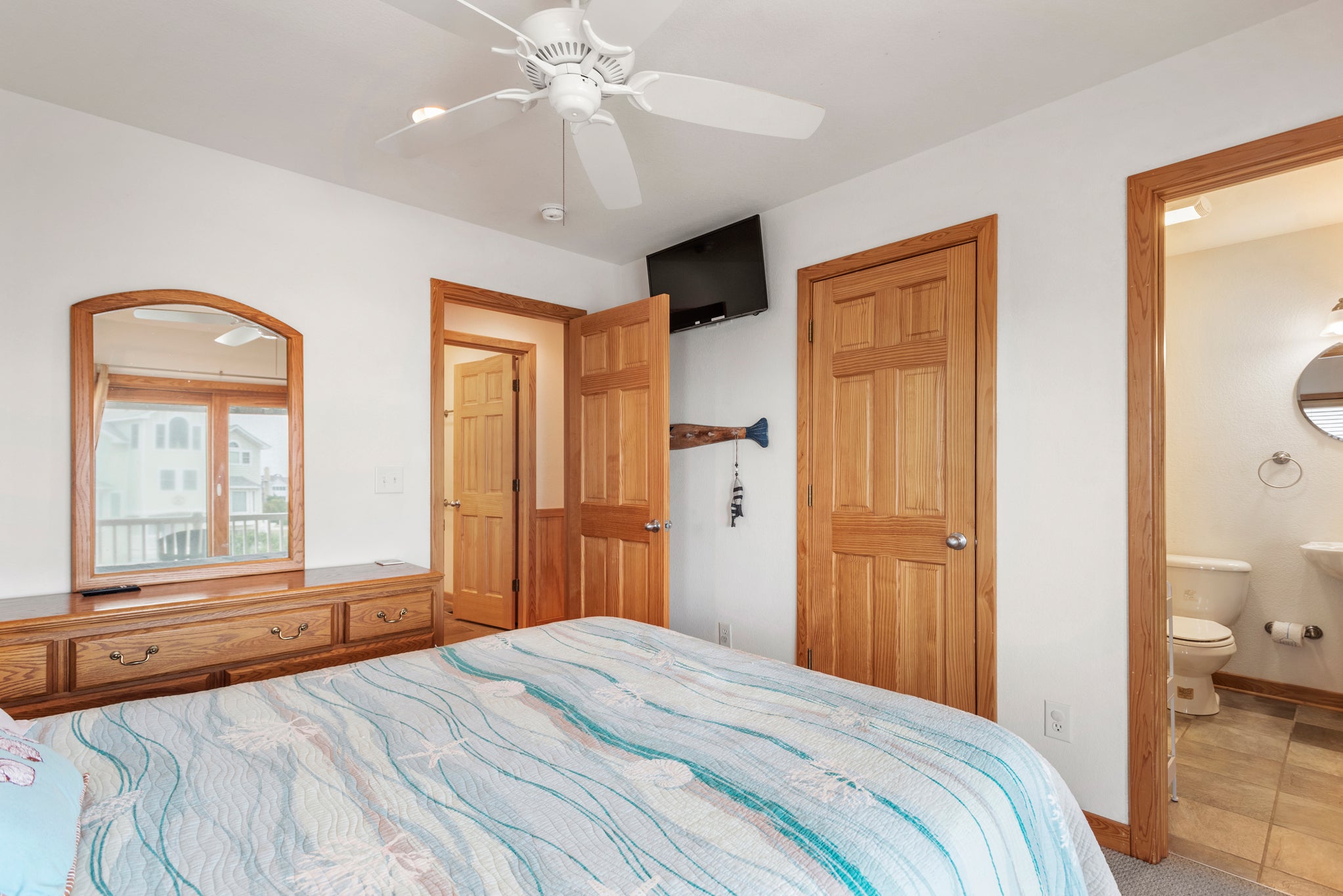 VOH125: Rest-A-Shore | Mid Level Bedroom 3