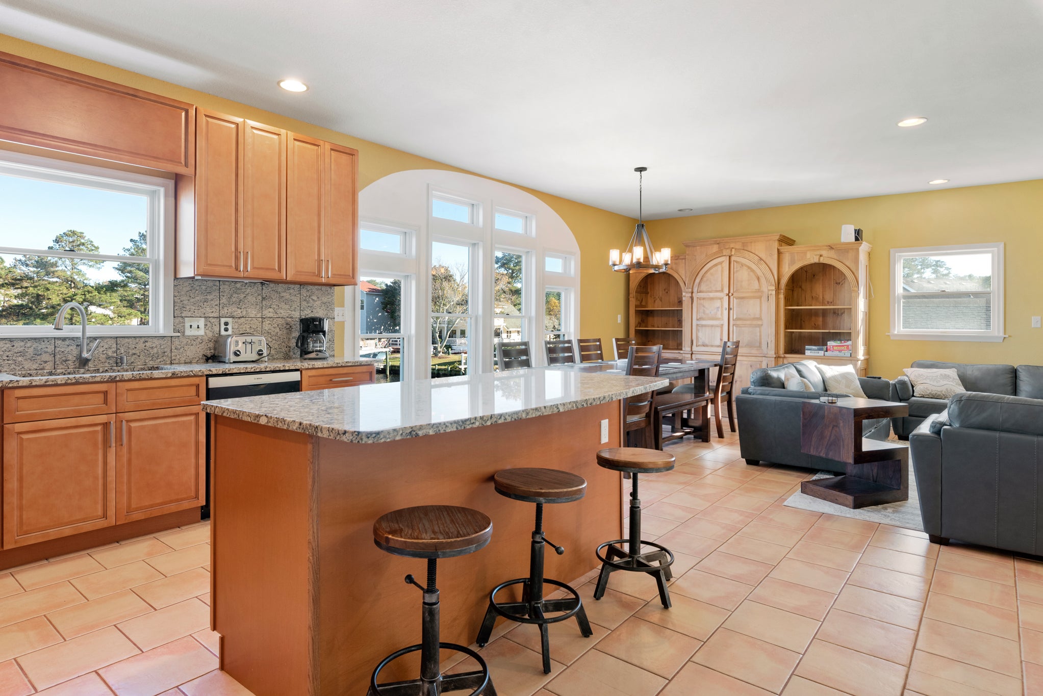 CH104: Inlet Palms | Main House - Mid Level Kitchen
